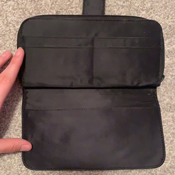 Woman’s wallet - Picture 2 of 4